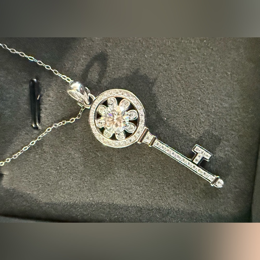 1 Carat Moissanite Platinum-Plated Key Pendant Necklace - Picture 4 of 6